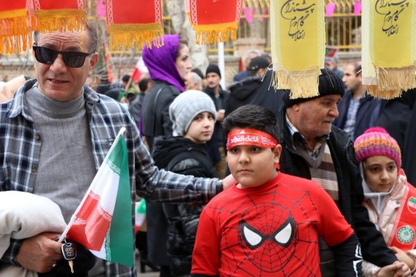 پیشتازان؛ راویان امروزِ انقلاب