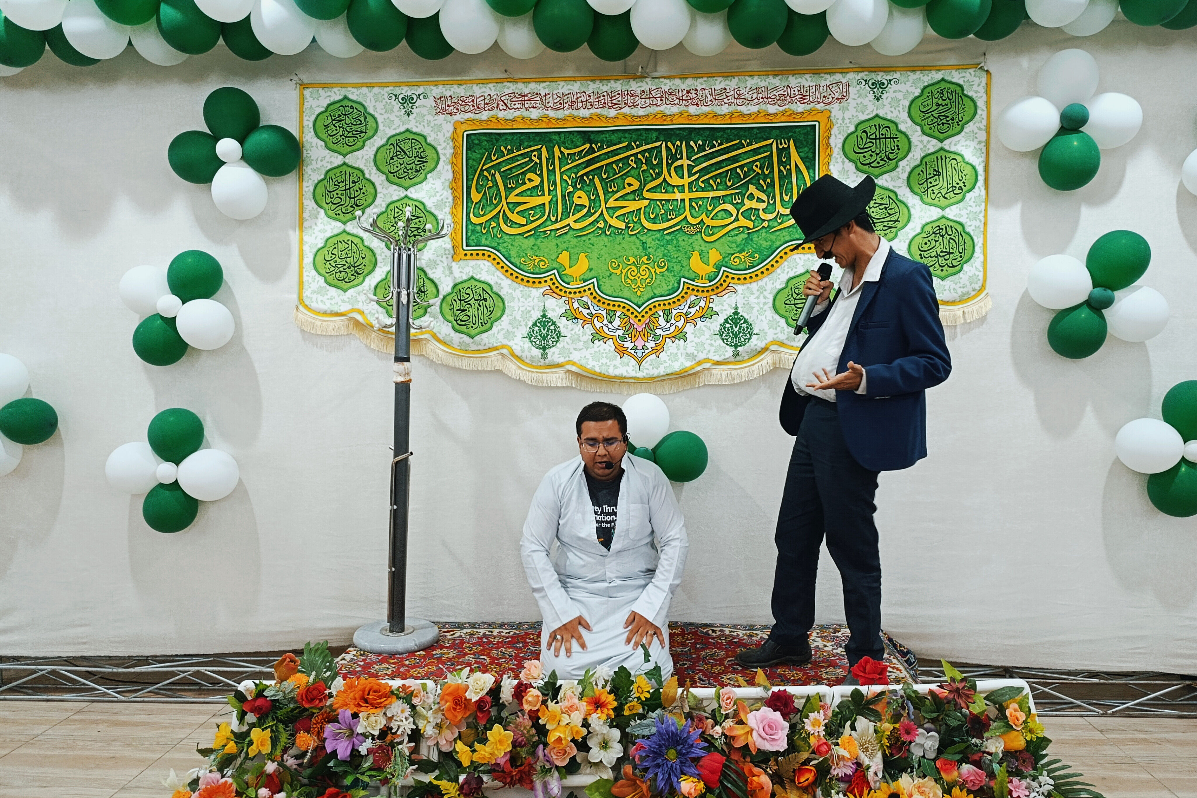 شبی از شادی و مهر در حسینیه مرکزی آباده