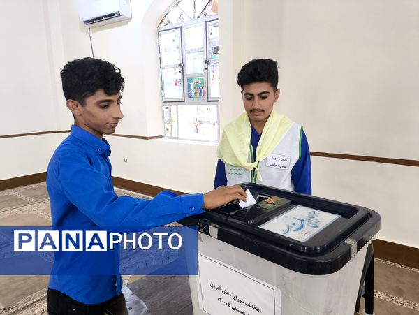 برگزاری انتخابات شورای دانش‌آموزی در مدارس سندرک