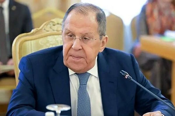 لاوروف: در چارچوب قوانین بین‌المللی، تجهیزات نظامی در اختیار ایران قرار می‌دهیم