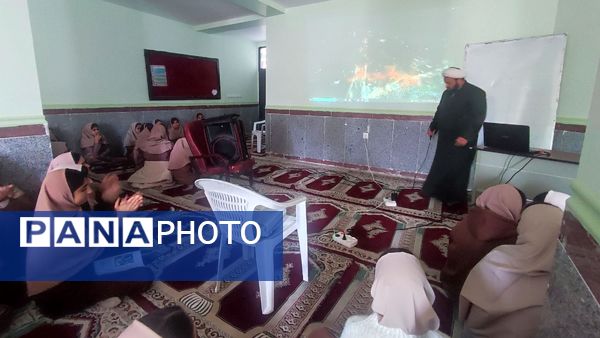 شناخت جنگ نرم از نگاه دین و رسانه در دبیرستان حضرت آسیه(س) حاجی‌آباد