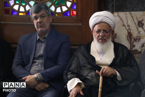 بزرگداشت رهبر شهید ایران در مسجد حظیره استان یزد