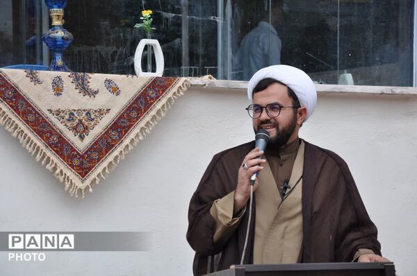 پیوند قلب‌ها در خانه جوان بخش لاران؛ بزرگداشت روز سالمند