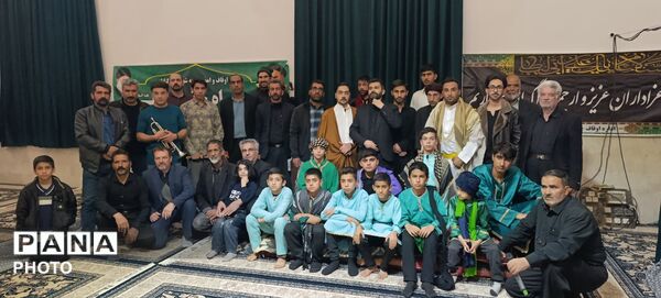 حماسه عزاداری در قدمگاه گناباد با نمایش «رستگاری در محراب»