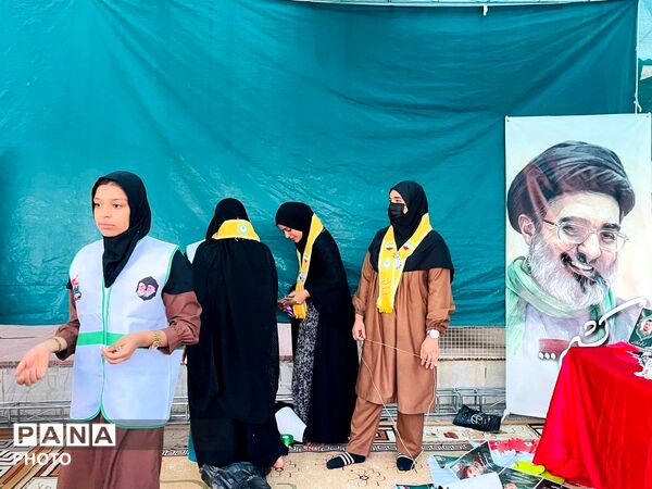 خدمت‌رسانی فرهنگی و مردمی در میناب به یاد شهدا