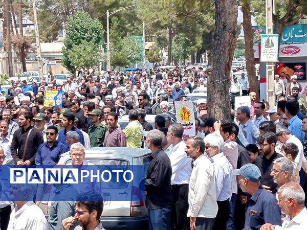 مشت هایی که انتقام را صدا می‌زند 