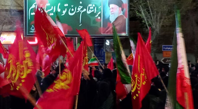 آباده استوار بر عهدی که بستند