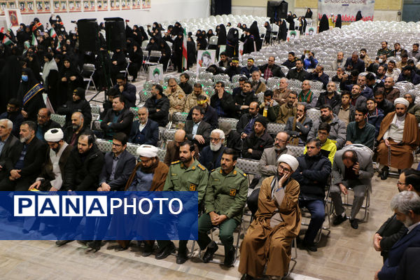 حضور پیشتازان در یادواره یکهزار شهید فرهنگی و دانش‌آموز استان قم