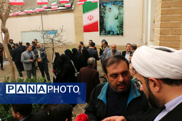 جلوه‌هایی از تجدید میثاق اصحاب رسانه قم با آرمان‌های امام خمینی(ره)