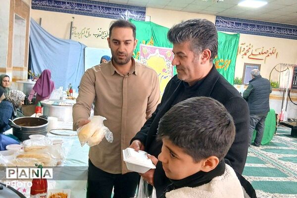 سفره احسان امام حسن مجتبی(ع) دردبستان شهید کلانتری بهارستان‌دو