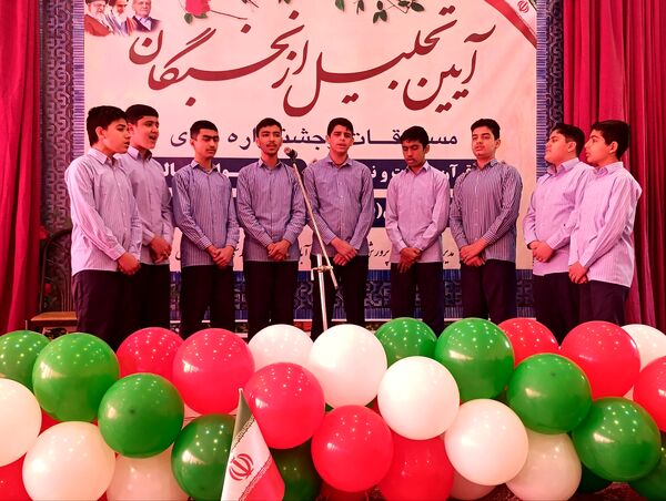 تجلیل از نخبگان فرهنگی و قرآنی شهرستان خلیل‌آباد