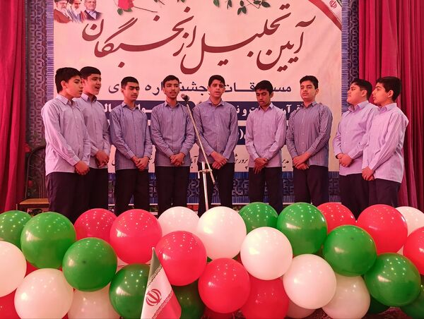 تجلیل از نخبگان فرهنگی و قرآنی شهرستان خلیل‌آباد