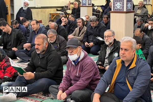 مراسم چهلم رهبر شهید در مسجد جامع شهرستان فیروزکوه 