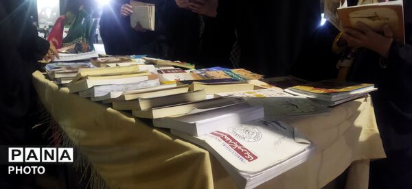 برپایی نمایشگاه کتاب صوتی همسفر دانا در حاشیه تجمعات 