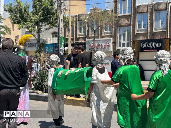 طنین نوای «لبیک یا حسین» در جای‌جای قروه