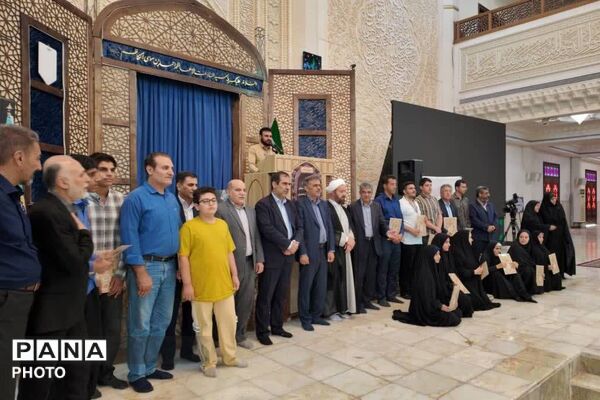 اجتماع فرهنگیان در آستانه بازگشایی مدارس در نماز جمعه شیراز