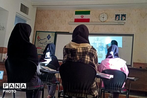 برگزاری جشنواره همیار معلم در بهارستان‌دو