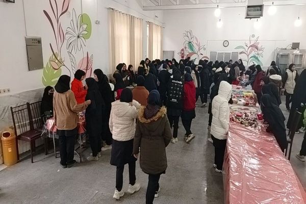 برپایی نمایشگاه و بازارچه کارو فناوری در دبیرستان شهید مجید دهنوی نیشابور