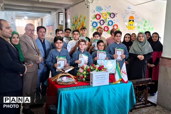 طنین نوای قرآن و هنر در دبستان ملاصدرا ،تجلیل از سفیران نماز تا برترین‌های پرسش مهر