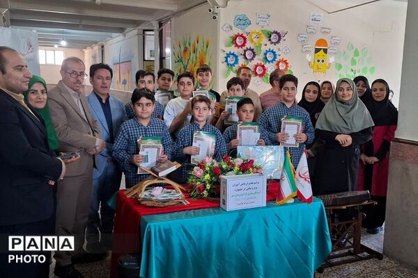 طنین نوای قرآن و هنر در دبستان ملاصدرا ،تجلیل از سفیران نماز تا برترین‌های پرسش مهر