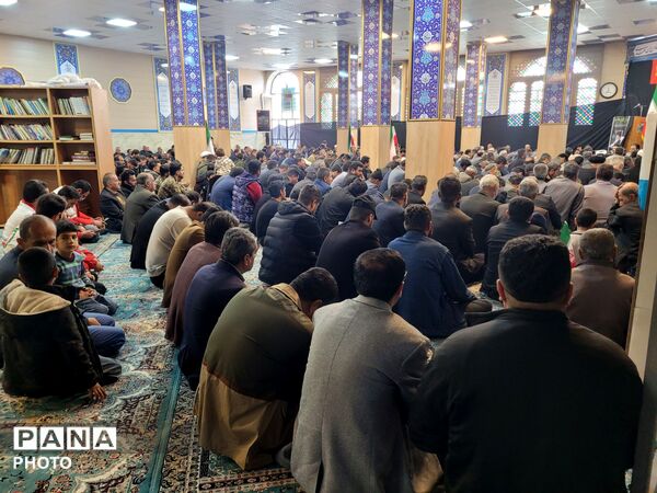  مردم خانمیرزا در سوگ پدر ایران
