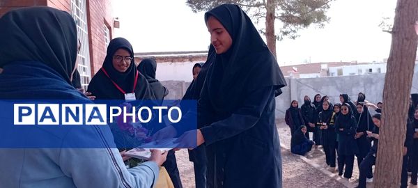 تجلیل از دانش آموزان چادری دبیرستان مادرمهربان خلیل آباد