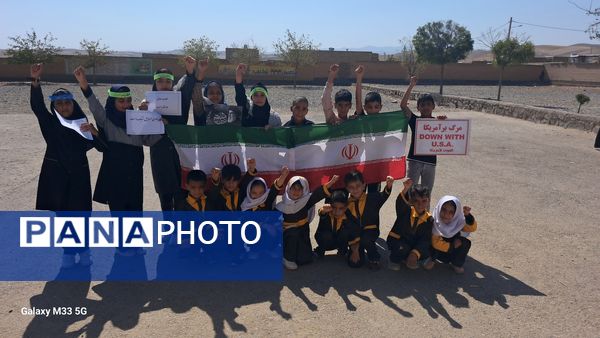 مدارس شهرستان صالح آباد عزادار سید مقاومت