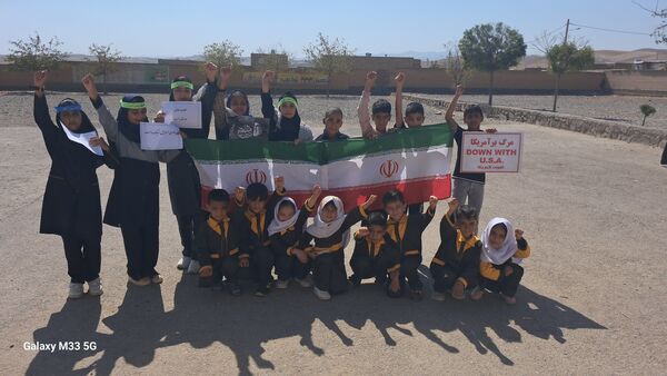 مدارس شهرستان صالح آباد عزادار سید مقاومت