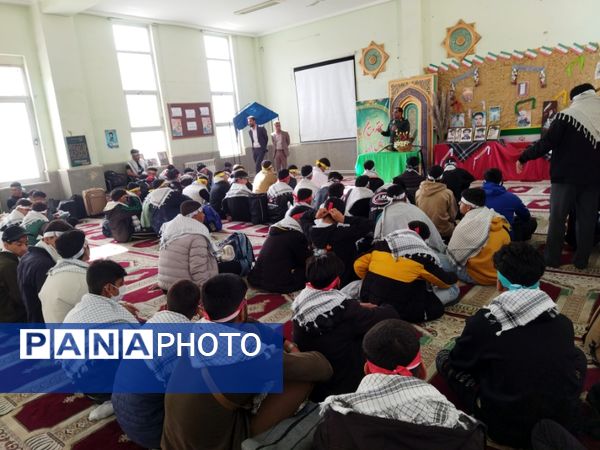 اعزام دانش‌آموزان پسر متوسطه دوم حاجی‌آباد به کربلای‌ایران