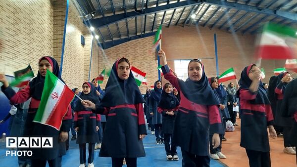 هم‌نوایی هزار دانش‌آموز مدارس شهرستان فردیس در سوگ رهبر شهید