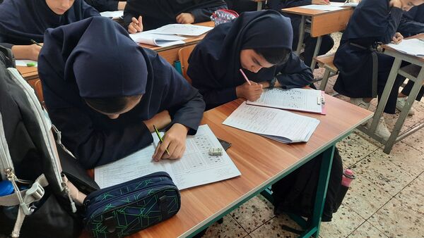 برگزاری آزمون سنجش آغازین به صورت هماهنگ کشوری در دبیرستان فرهنگیان ناحیه ۷ مشهد