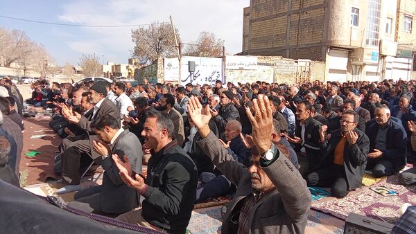 نماز باشکوه عید فطر با استقبال بی‌نظیر مردم شهر بن اقامه شد