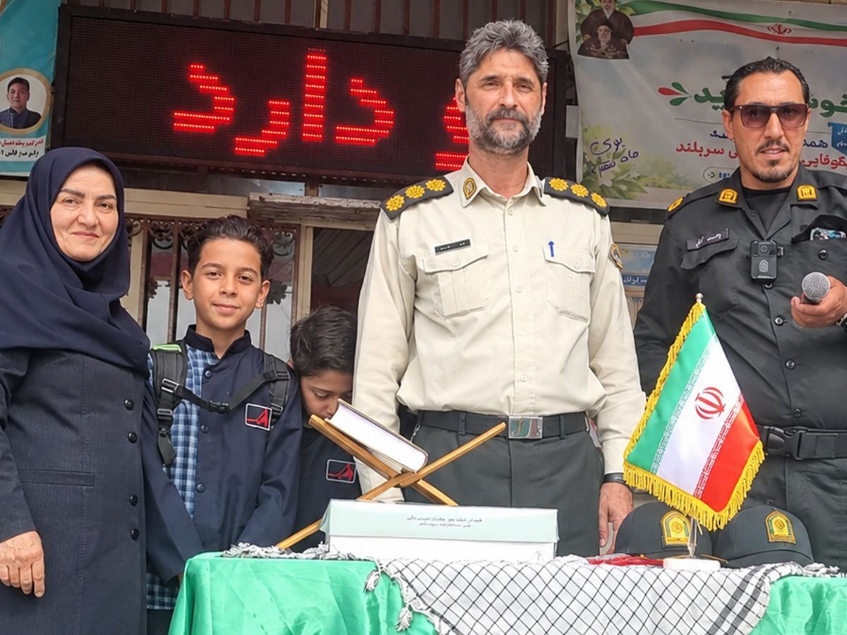 تجلیل از حافظان نظم و امنیت در دبستان فرهنگ شهرستان قدس 