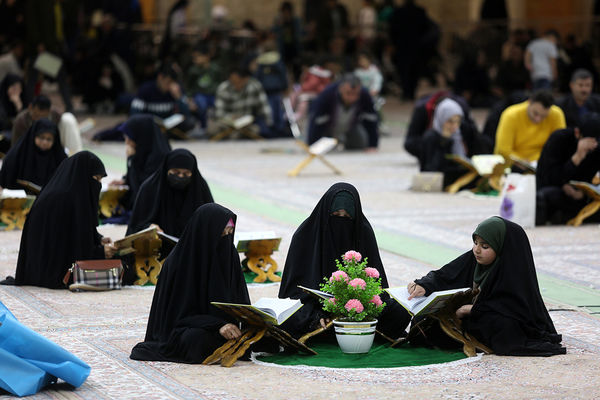 آیین ترتیل خوانی خانوادگی در حرم حضرت معصومه(س)