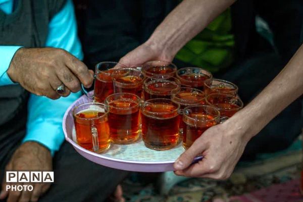 برپایی سفره افطاری در مسجد علی ابن ابیطالب نسیم‌شهر