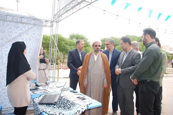افتتاح نمایشگاه دهه ولایت در بوستان زیتون شهر قیامدشت