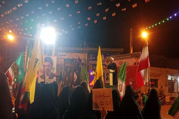 پاسخ کوبنده مردم میلاجرد به یاوه‌گویان با مشت‌های گره‌کرده در موج ۹۹