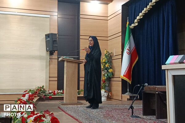 تقدیر از دانش آموزان فرهیخته مدرسه عطیه