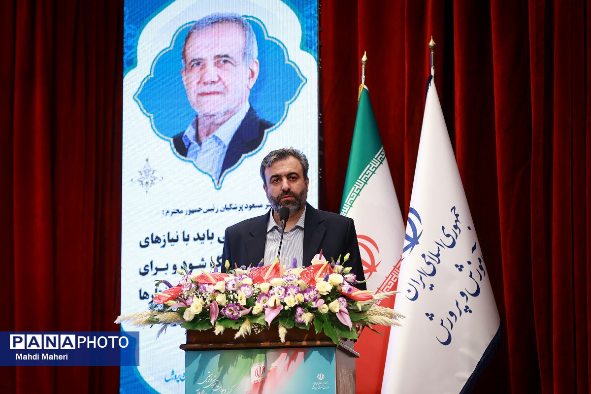 صیانت از هویت دینی و ملی دانش‌آموزان ماموریت اصلی حراست است/ نگاه مجموعه حراست فرهنگی و تربیتی است
