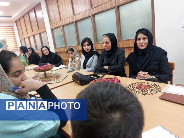 گردهمایی هنرمندان به مناسبت بزرگداشت استاد شهریار در شهرستان حاجی آباد