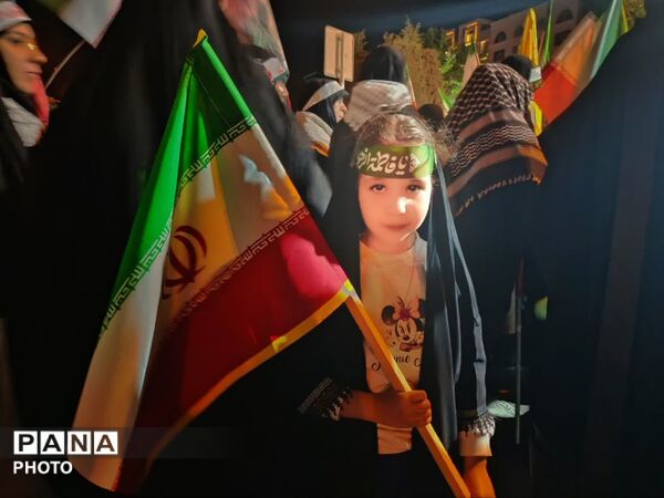 آیینه امید در اجتماعات مشهد