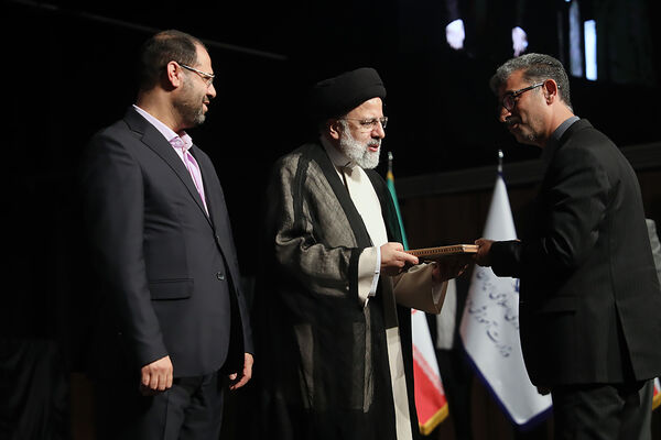 تجلیل از معلمان نمونه کشوری با حضور رئیس جمهوری
