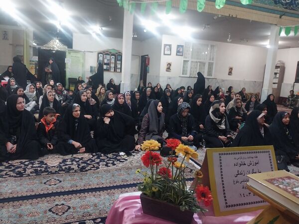 اولین جلسه انجمن و اولیا و مربیان در دبیرستان میرزا جعفر سروقد ناحیه یک مشهد
