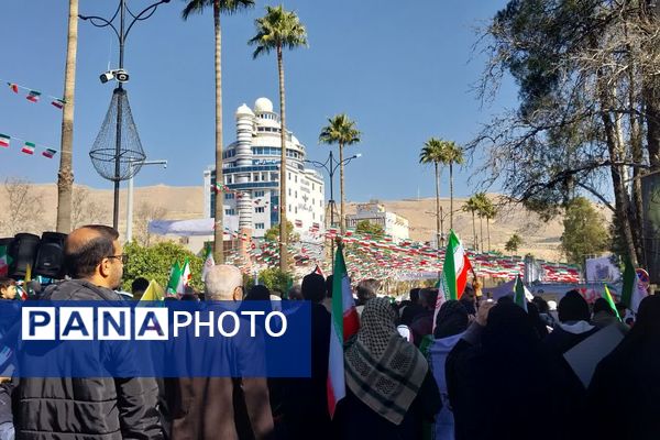 حضور پرشور مردم شیراز در راهپیمایی 22 بهمن، خون تازه در رگ‌های انقلاب 