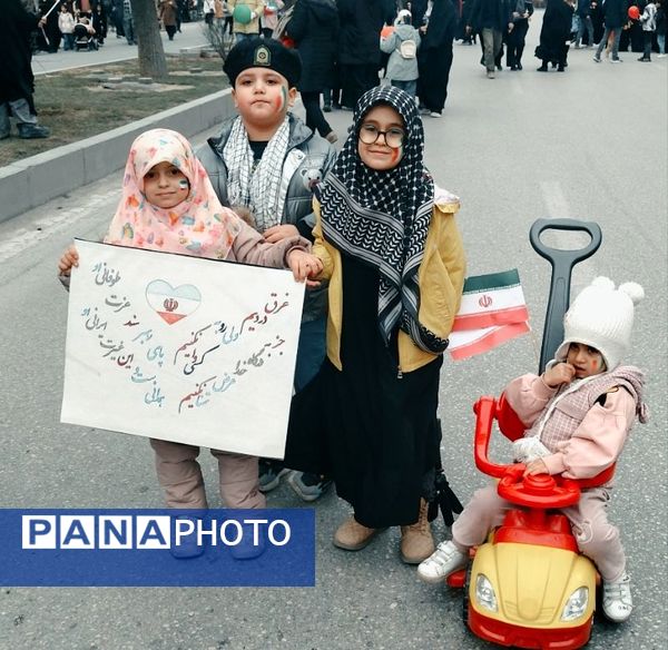 ثبت شکوه انقلاب از قاب دوربین در همدان