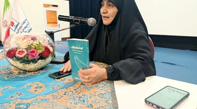 برگزاری همایش دست من و دامان پیامبر در میبد