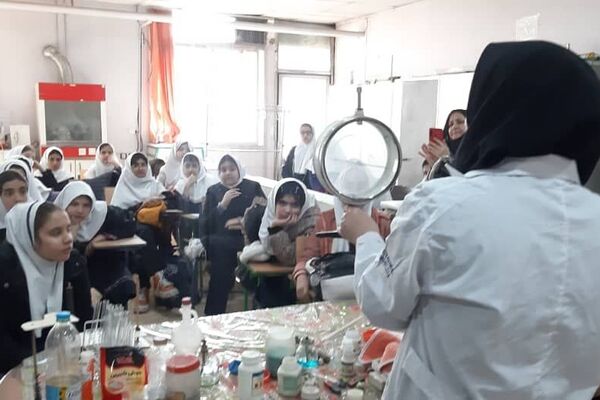 اردوی علمی پژوهشی دانش‌آموزان دبستان هجده دی ناحیه2 شهرری در پژوهش‌سرای بصیرت 