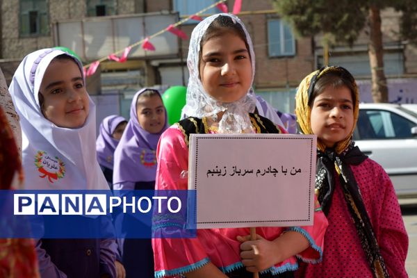 جشن میلاد حضرت زینب(س) با حضور مادران پرستار در دبستان علویان بهارستان‌دو