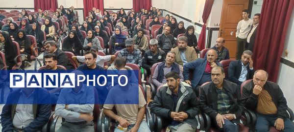 انتخابات انجمن و اولیا و مربیان مدرسه نمونه دولتی فرزانگان شهرستان شیروان 