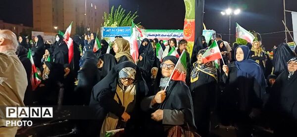 هشتاد و پنجمین شب از حضور پر رنگ مردم مهستان در میدان 